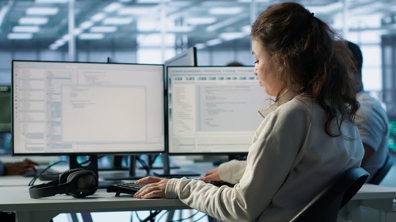 разработчик